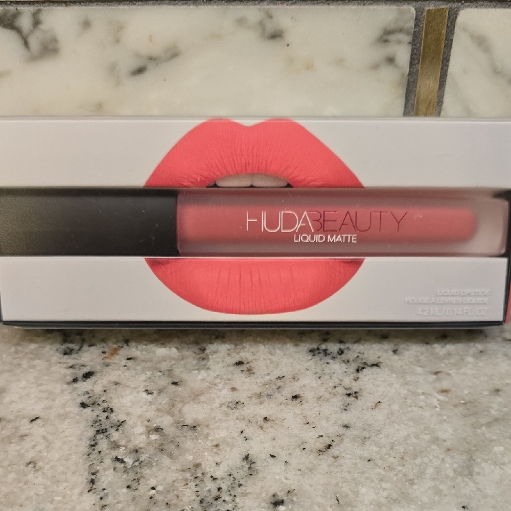Huda Beauty Liquid Matte Lipstick - "Gossip Gurl"
